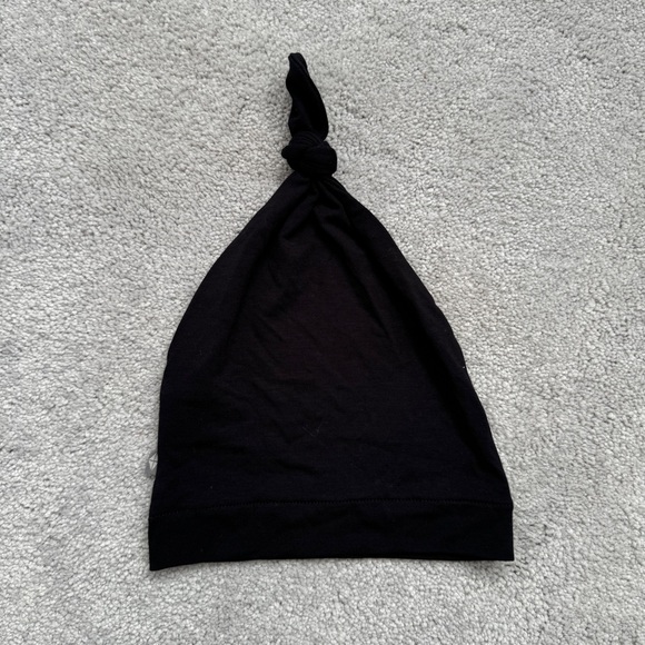 Kyte BABY Other - KYTE BABY Black Hat Size 6-12 Months